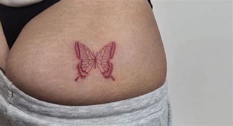 tatuajes de mariposas en el gluteo|47 ideas de Tatuaje en los glúteos 